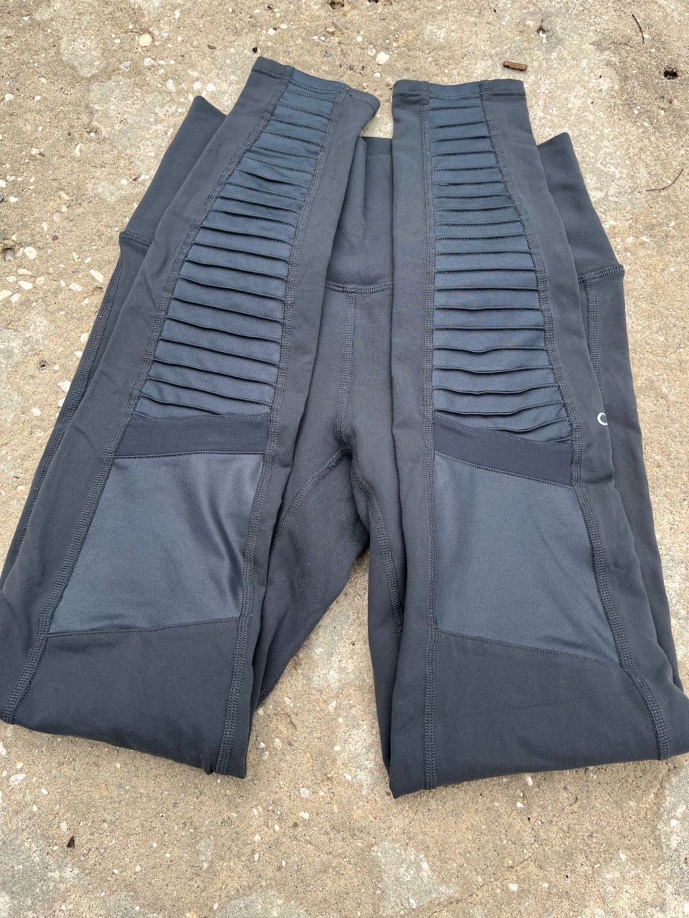 Alo Yoga Black Performance Stretch leggings with Ribbed Panels